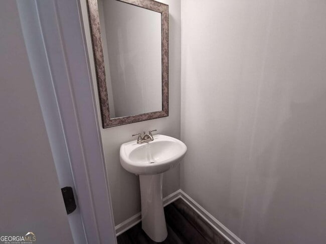 Building Photo - 159 Station Overlook Dr