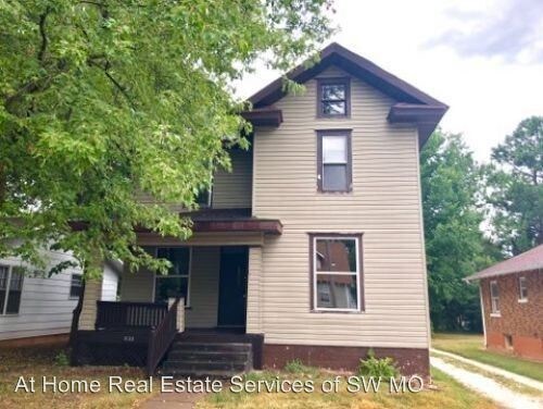 Primary Photo - 4 br, 1.5 bath House - 930 E Delmar