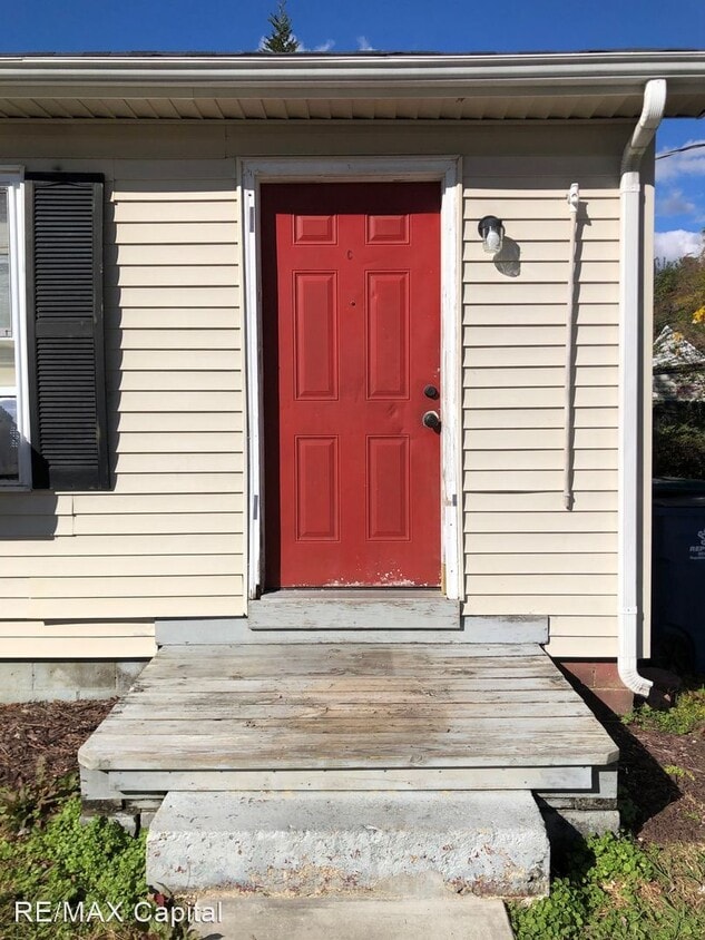 Primary Photo - 2 br, 1 bath House - 139 HOWARD DRIVE UNIT C