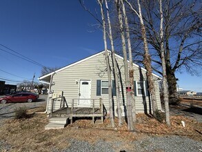 Building Photo - 201 N Irving Ave