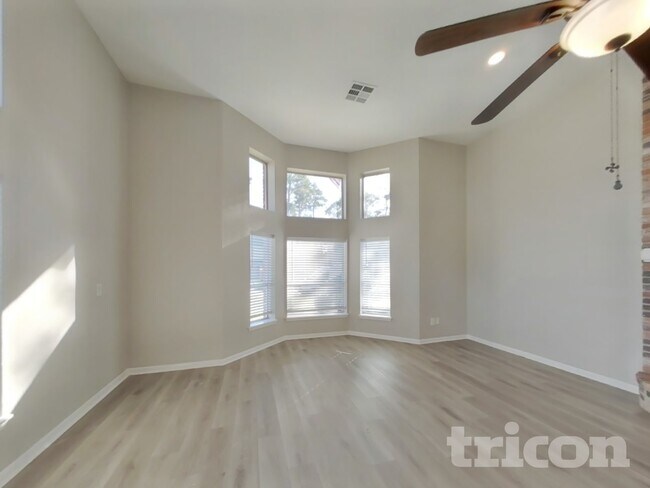 Building Photo - 5711 Kiowa Timbers Dr