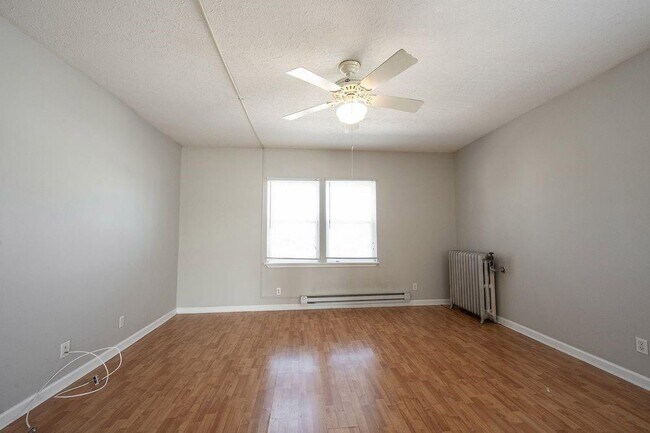 Building Photo - 1527 S Talbott St