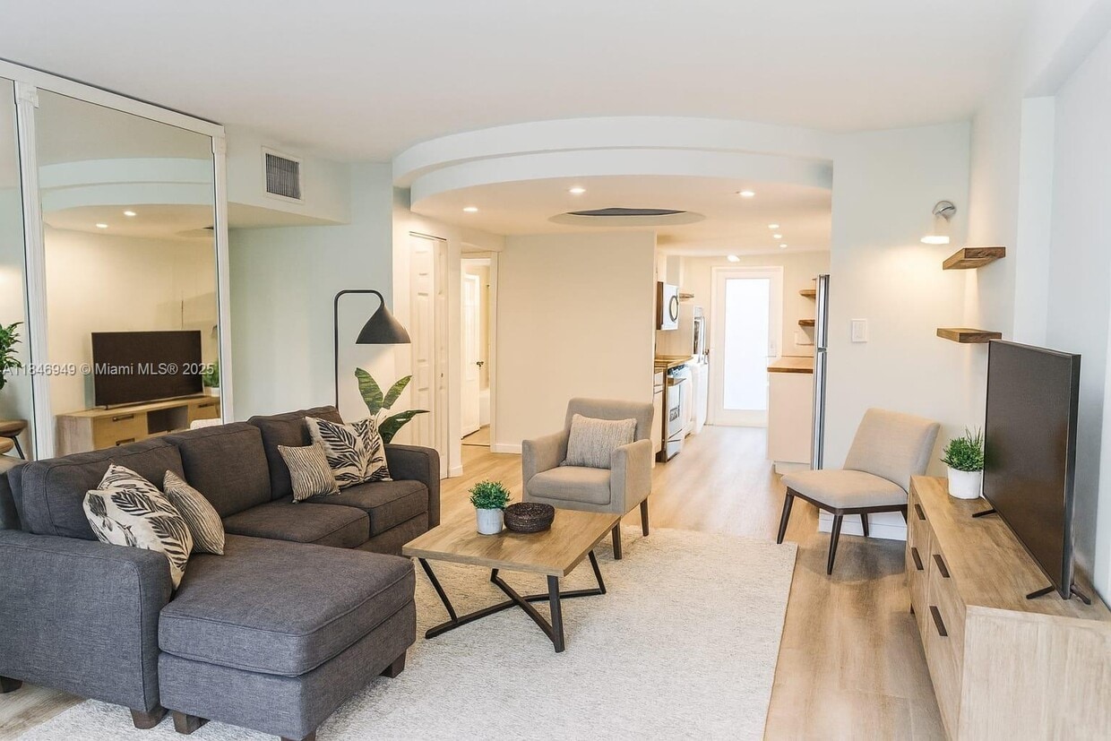 Foto principal - 1065 98th St
