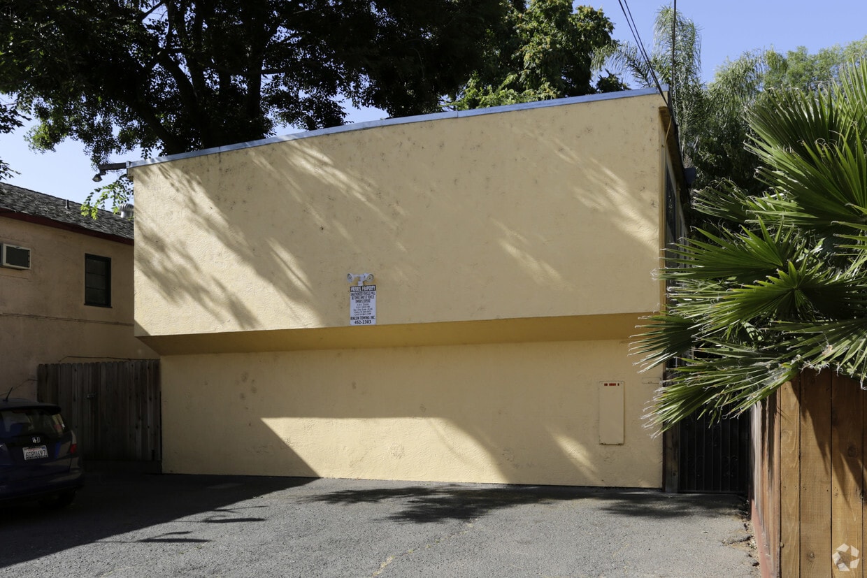 Building Photo - 2415 P St