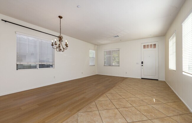 Foto del edificio - Spacious 3-bedroom with a Loft in Mission ...