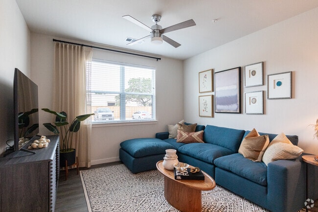 2 BR, 2 BA - 1046 SF - BELLROCK MEMORIAL