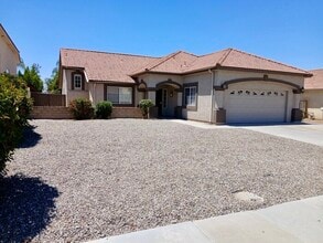 Building Photo - 1050 Falcon Ct