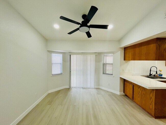 Foto del edificio - 1532 Michelle Ave