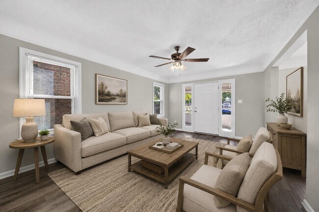 Foto del edificio - 17136 Birchcrest Dr
