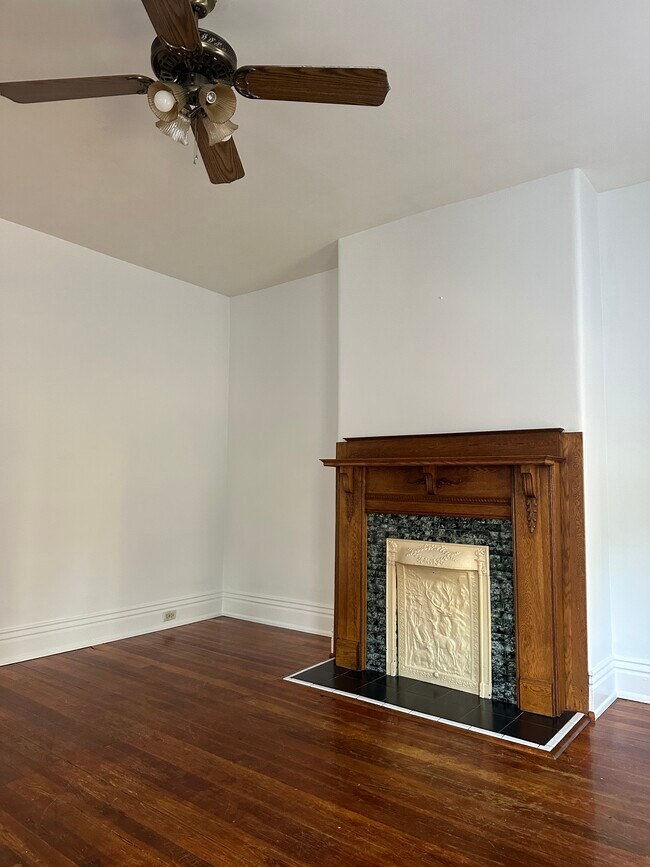 Building Photo - 2608 Frankfort Ave