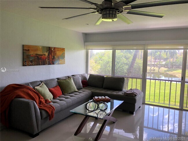 Foto del edificio - 6816 Brookline Dr