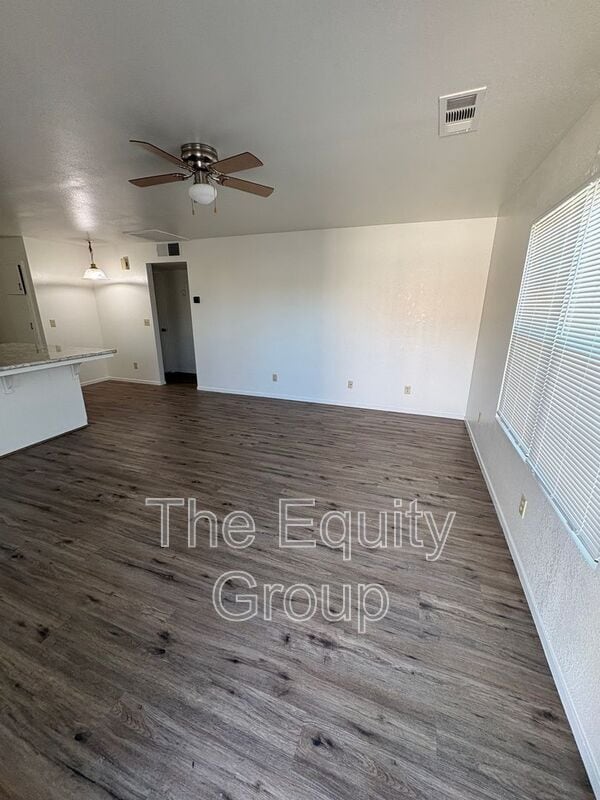 Building Photo - 700 E Tulare Ave