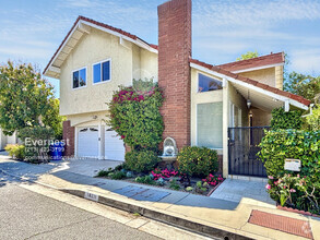 Building Photo - 10211 Clematis Ct