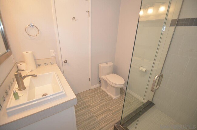 Foto del edificio - 2657 Gobat Ave