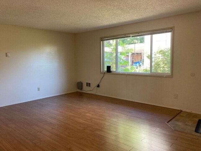 Building Photo - 608 Villa Rd.
