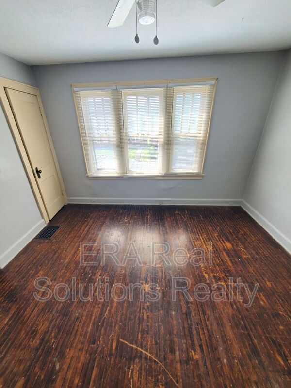 Building Photo - 1142 Wilson Ave