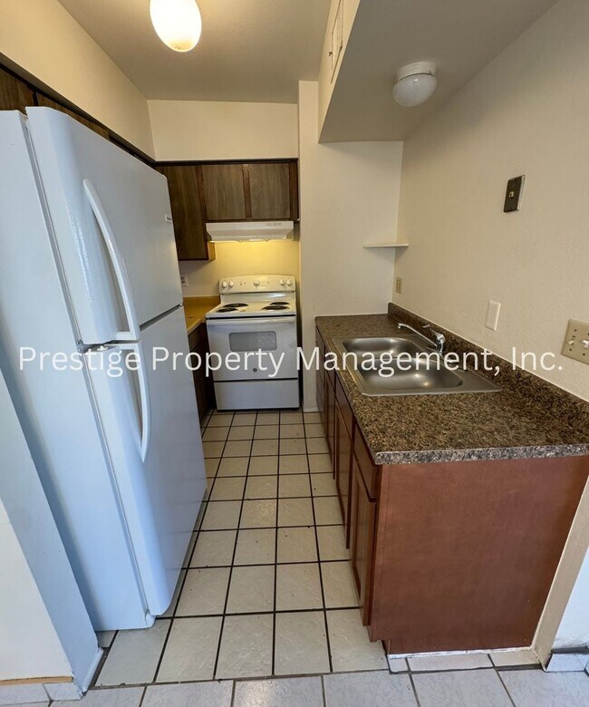 Building Photo - 2235