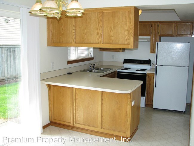 Building Photo - 5094 Skyline Village Loop S