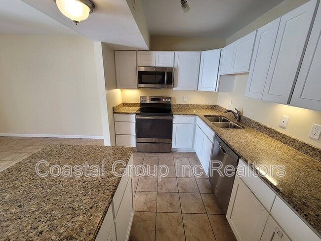 Building Photo - 2239 Windom Pl