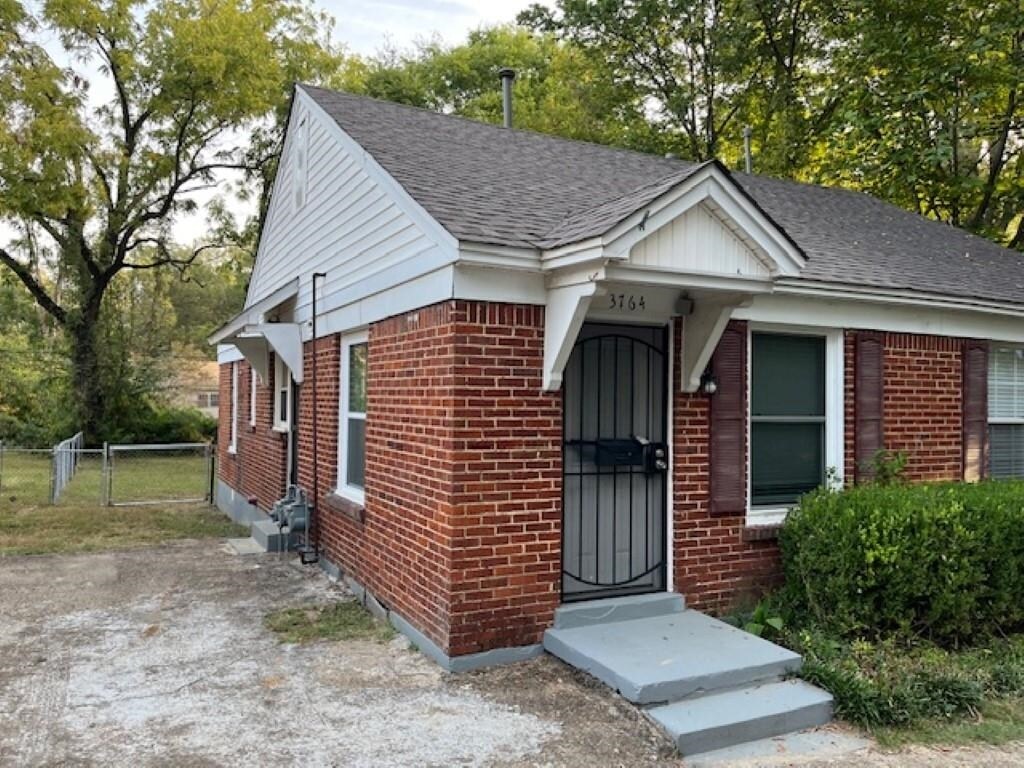 Primary Photo - 3764 Carnes Ave