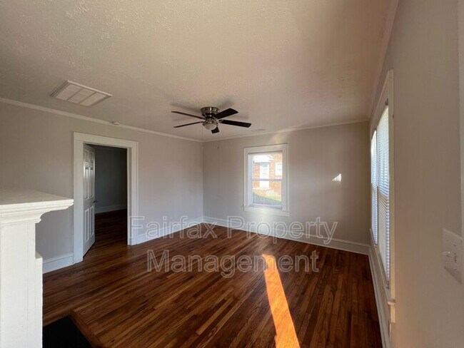 Foto del edificio - 102 W Summit Ave