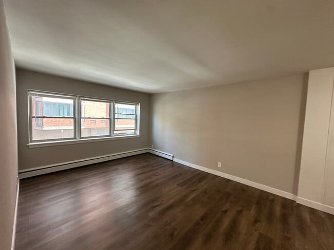 Building Photo - 1560 N Prospect Ave