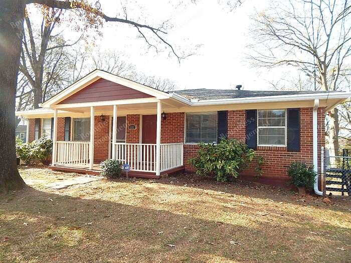 All About Location! Cute 2 BR/1 BA Duplex Townhome Rentals in