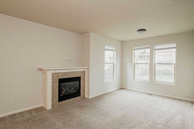 Foto del edificio - 14170 NE Flanders Ct