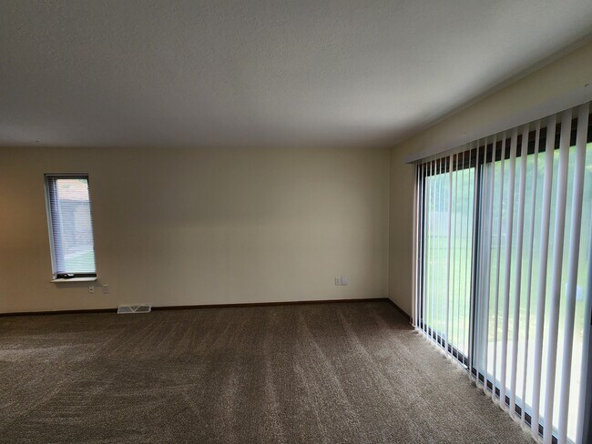 Foto del edificio - 1144 Country Creek Ln