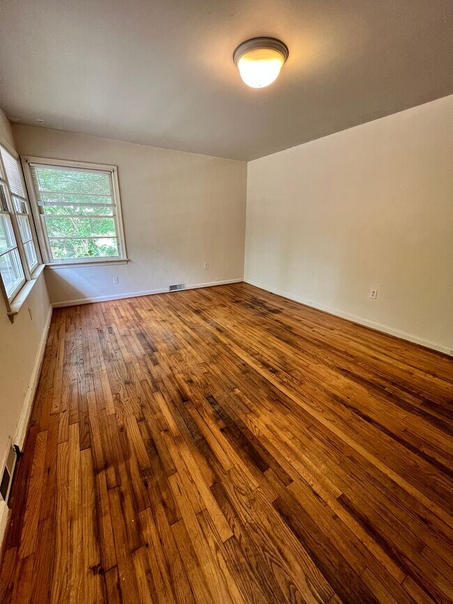 Foto del edificio - 204 Pine Ln