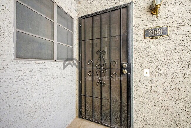 Foto del edificio - 533 W Guadalupe Rd