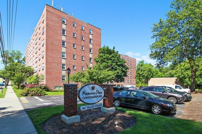 Building Photo - 467 Valley St