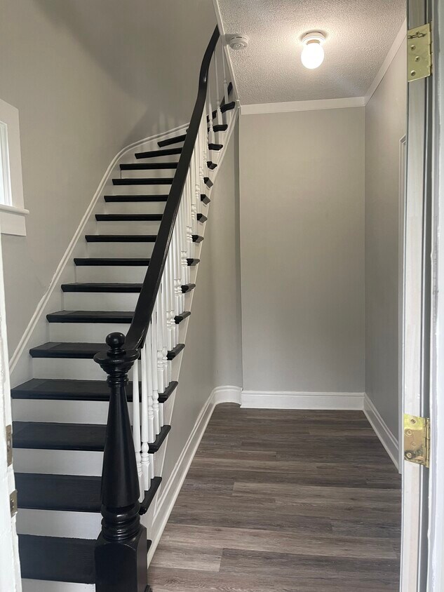 Foto principal - 305 S Walnut St