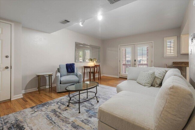 Foto del edificio - 517 E Jefferson St