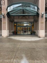 Building Photo - 909 Bay St.