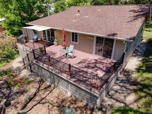 Building Photo - Golf Course Home in Lake of the Pines with Stunning Views!