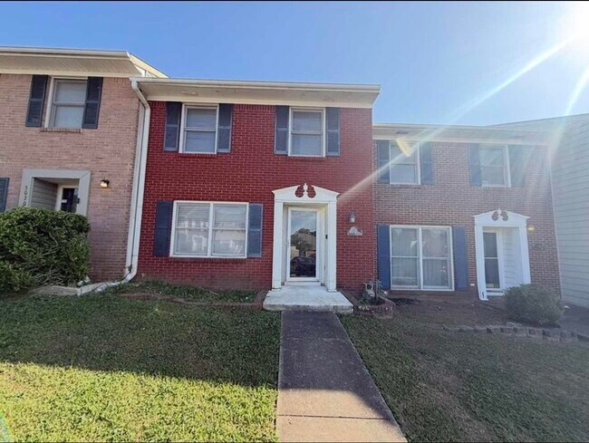 Building Photo - 5016 Cheshire Ct
