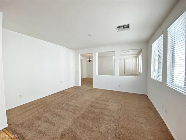 Foto del edificio - 682 Homewillow Ave