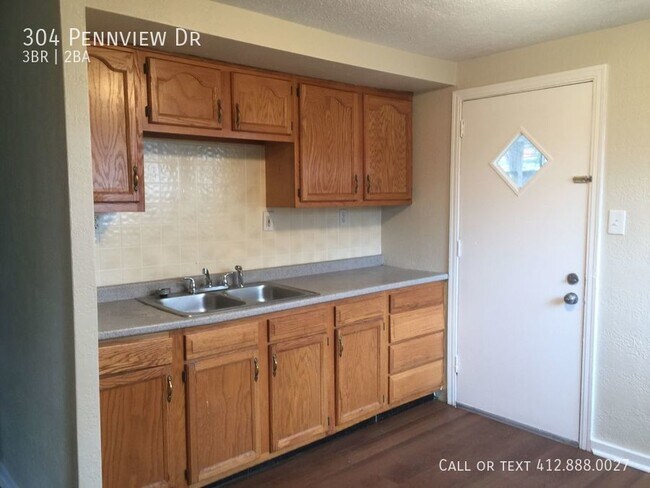 Foto del edificio - 3 bedroom 2 bath Penn Hills