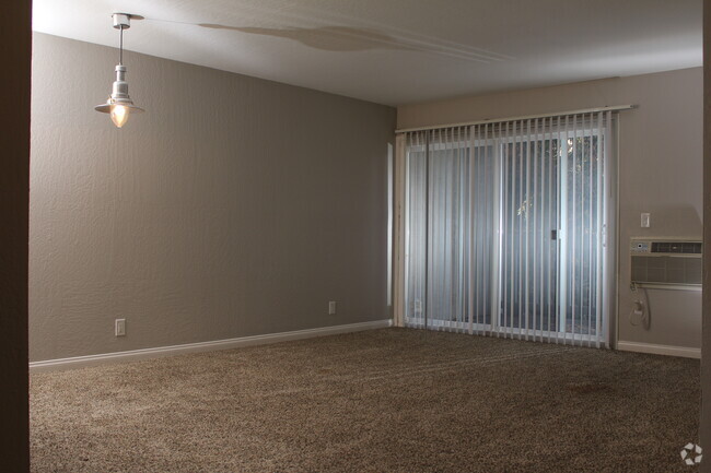 Building Photo - 1085 Murrieta Boulevard