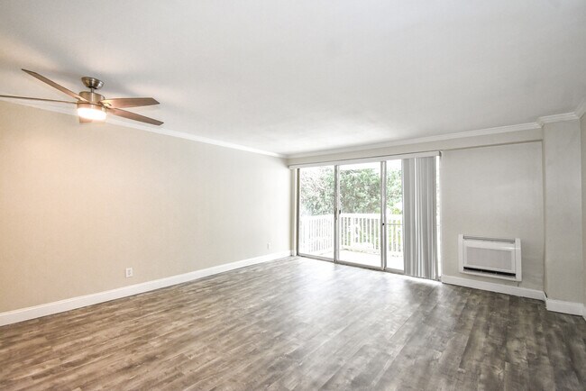 Foto del edificio - 1525 Beacon St