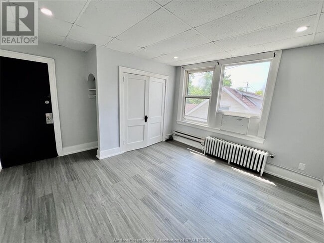 Building Photo - 1495 Gladstone Ave