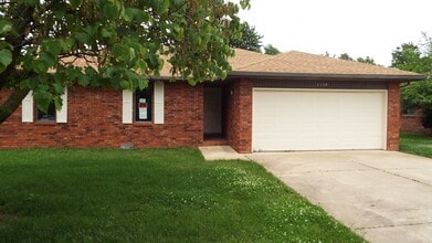 Building Photo - 1129 W Lindberg St