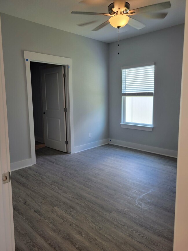 Foto del edificio - 13 Alexander Way