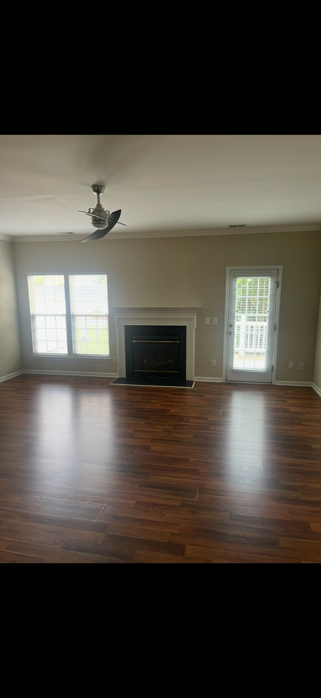 Building Photo - Room in Townhome on Reese Blvd W