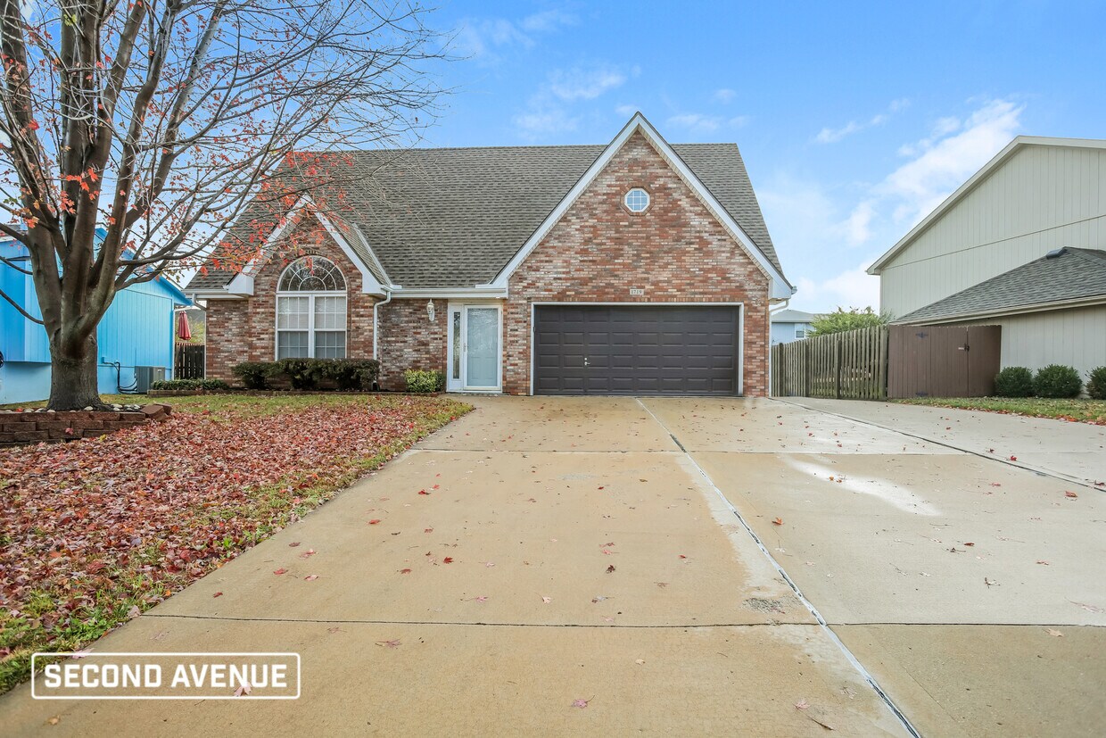1719 Ashley Dr, Independence, MO 64058 House for Rent in Independence