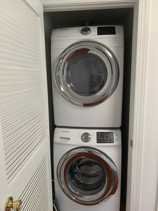 Private laundry - 721 Brandywine Street Southeast