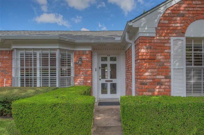 Building Photo - 1375 Roaring Springs Rd