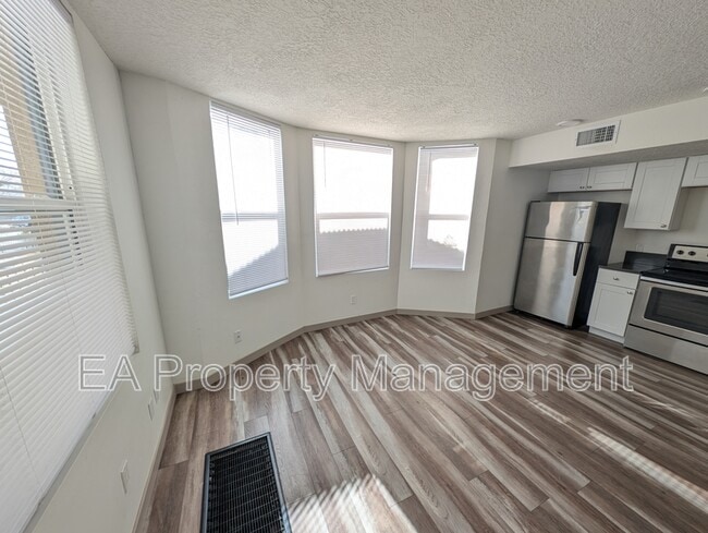 Foto del edificio - 725 Edith Blvd SE