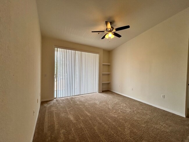 Foto del edificio - Spacious 2BR/2BA Visconti Condo with Washe...